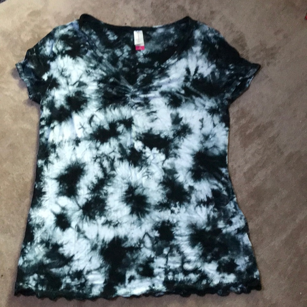 Tie-Dye V-Neck
